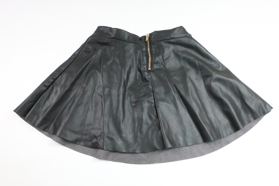Faux leather skirt from H&M - Size 116 - Black