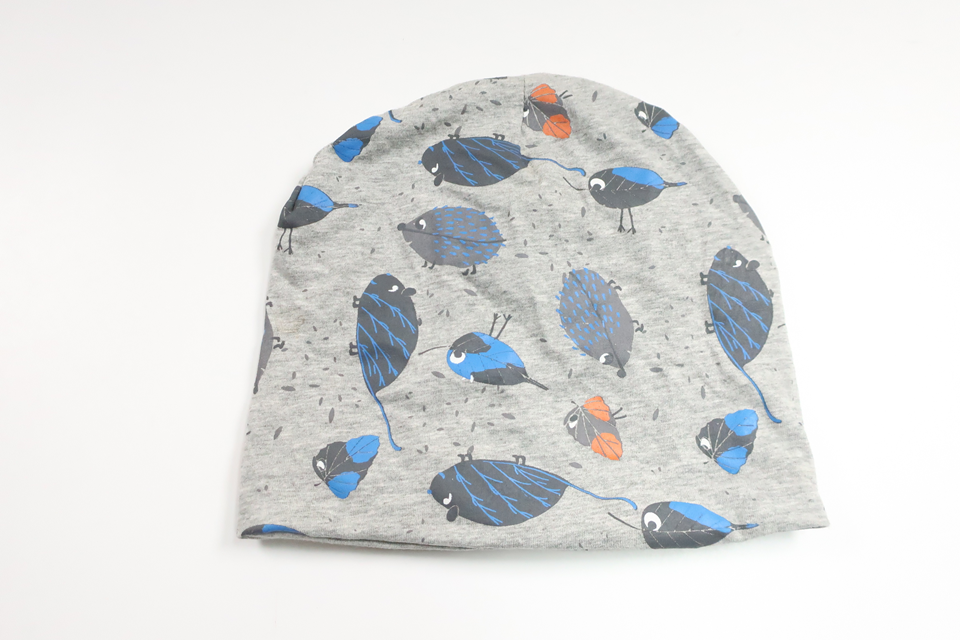 Hat with animals from Unknown - Size 44/46 - Grey