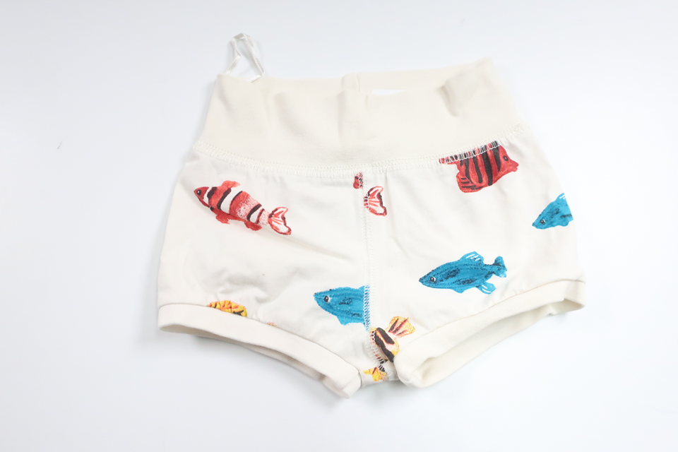 Shorts mit Fischmotiv von H&MM - Größe 65 - Weiß