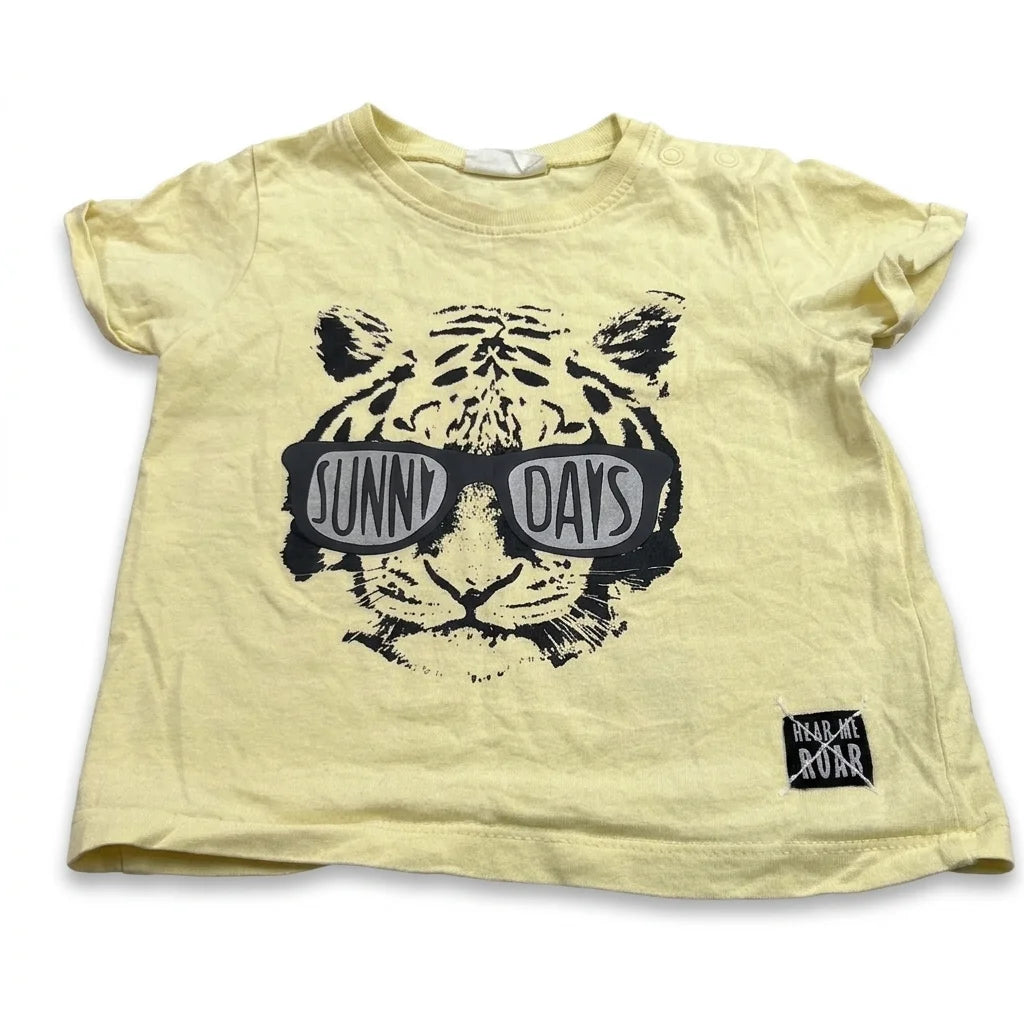 Mönstrad t-shirt från Kappahl - Storlek 68 - Gul