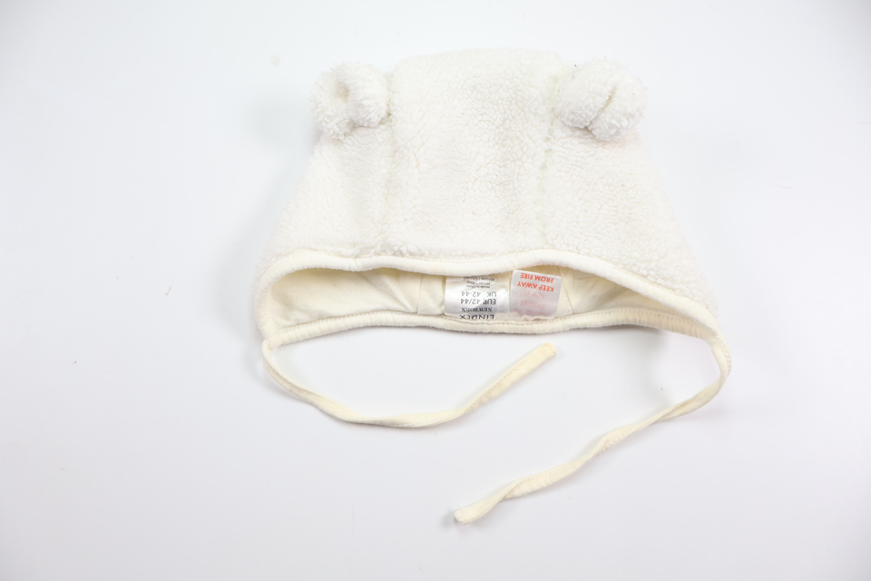 Beanie from Lindex - Size 42/44 - White