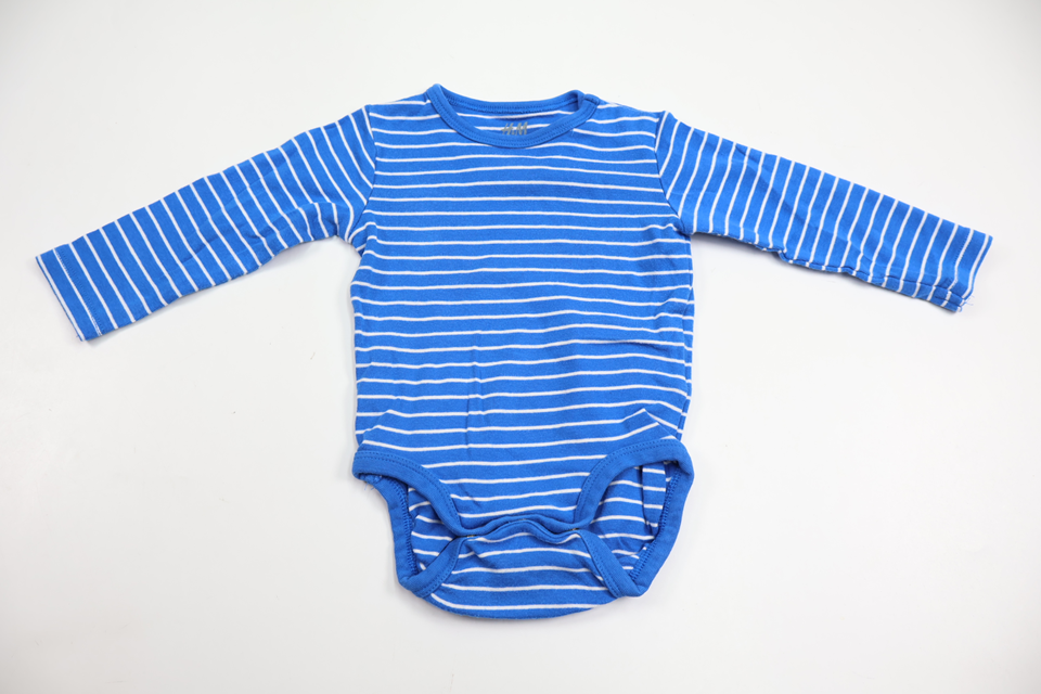 Randig body från H&M - Storlek 62/68 - Blå