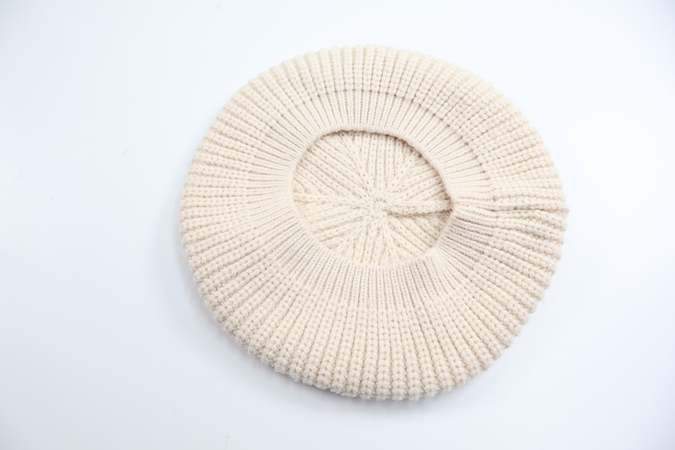 Mössa från H&M - Storlek 92/116 - Beige