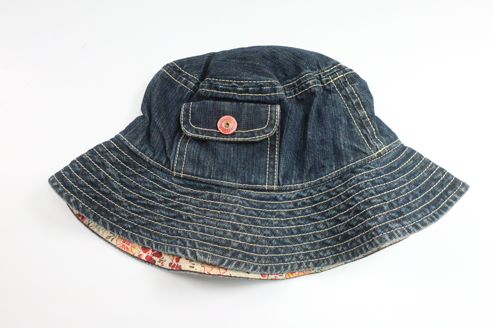 Solhatt från Pixie et Cie - Storlek 54 - Denim