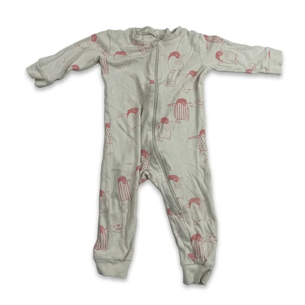 Djurmönstrad pyjamas från Kappahl - Storlek 74/80 - Vit