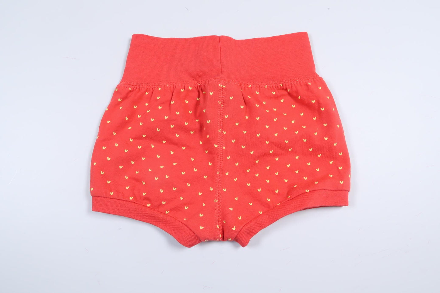 Shorts with strawberry motif H&amp;M in size 56