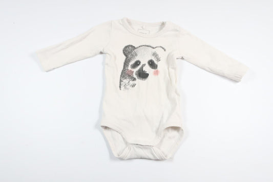 Weißer, langärmeliger Body mit Bärenmotiv von Name It in Größe 62