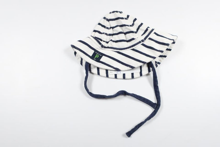 Weicher Sonnenhut von Polarn o. Pyret – Größe 50/56 – Weiß