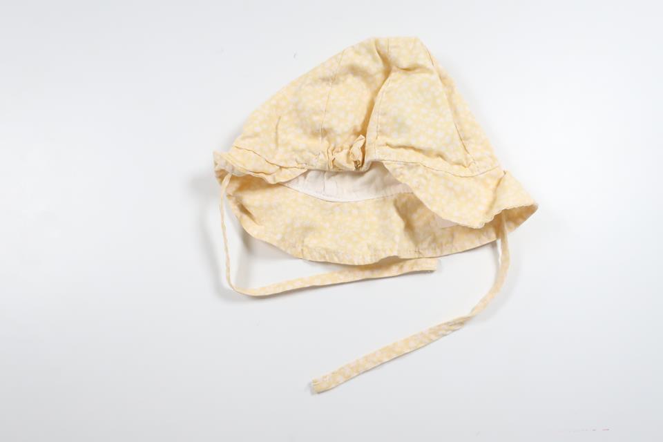 Sonnenhut mit Blumenmuster von H&MM - Größe 74 - Gelb