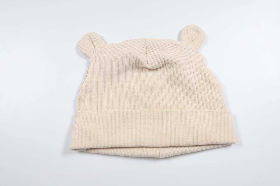 Gerippte Mütze mit Ohren, Marke unbekannt – Größe 62 – Beige