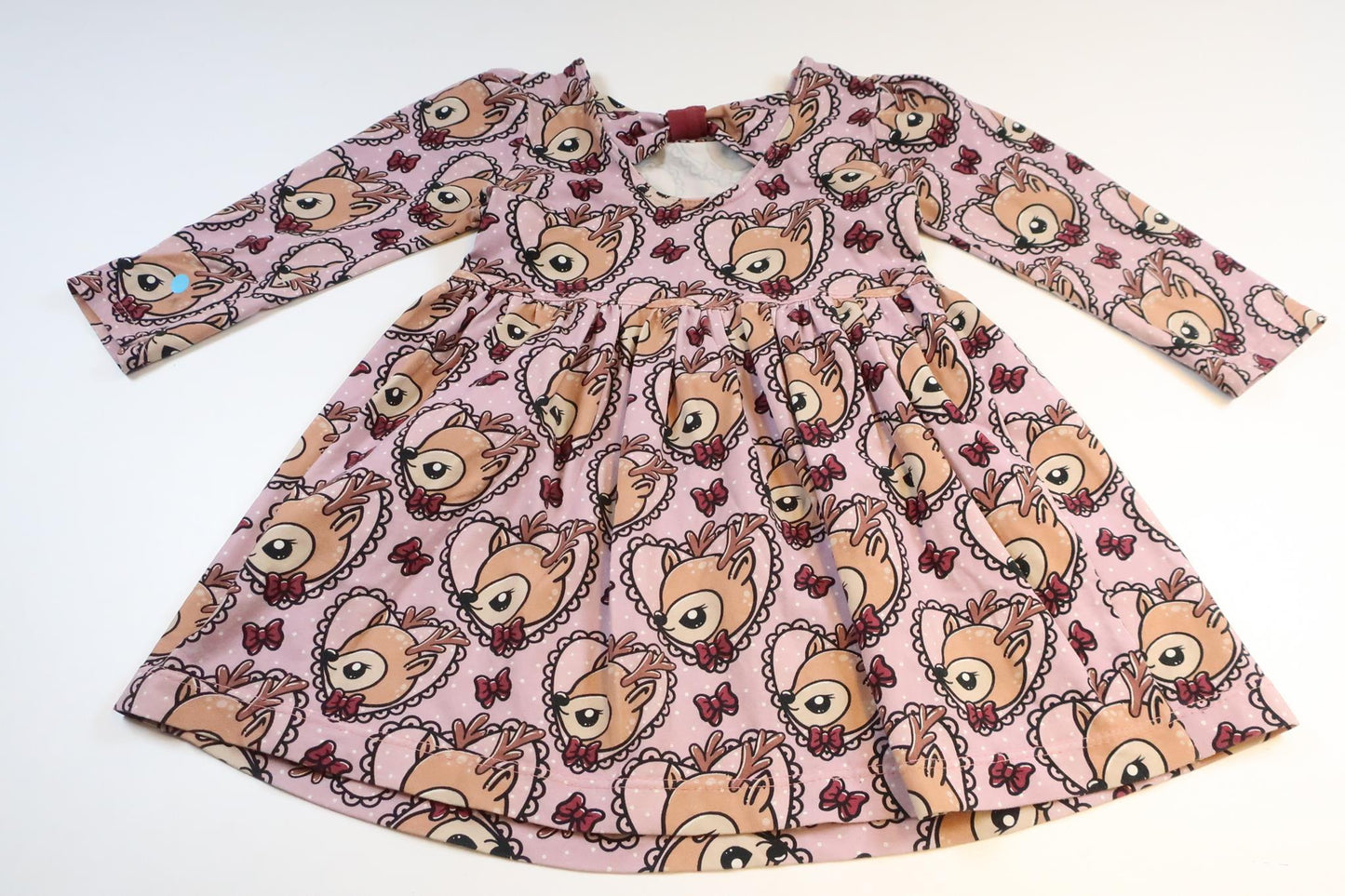 Kleid mit Rentiermotiv (Hersteller unbekannt) – Größe 104 – Rosa