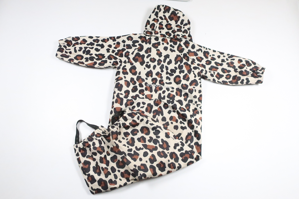 Leopardenmuster-Overall von Nordbjörn – Größe 92 – Beige