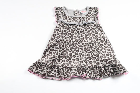 Fleecekleid mit Leopardenmuster von Newbie – Größe 68 – Grau