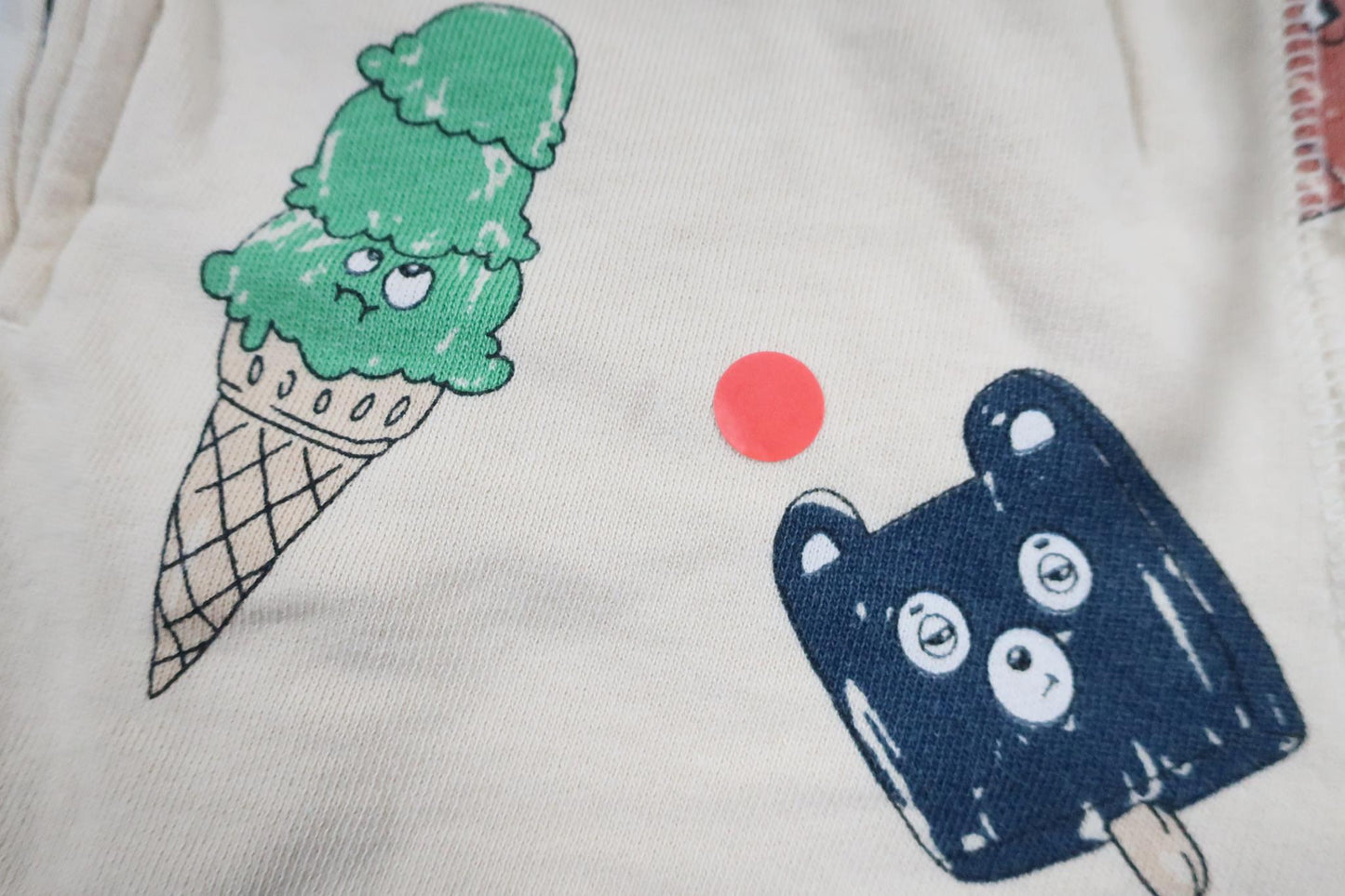 Shorts mit Eiscreme-Motiv von Rikiki – Größe 98/104 – Cremeweiß