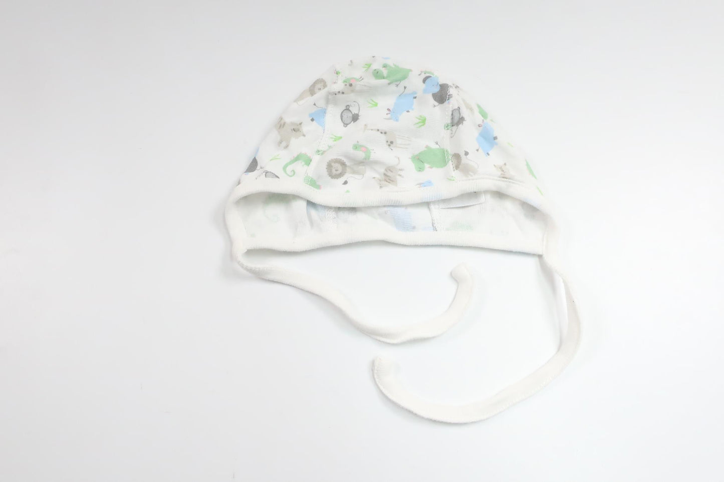 Helmet cap from Åhléns - Size 42/44 - White