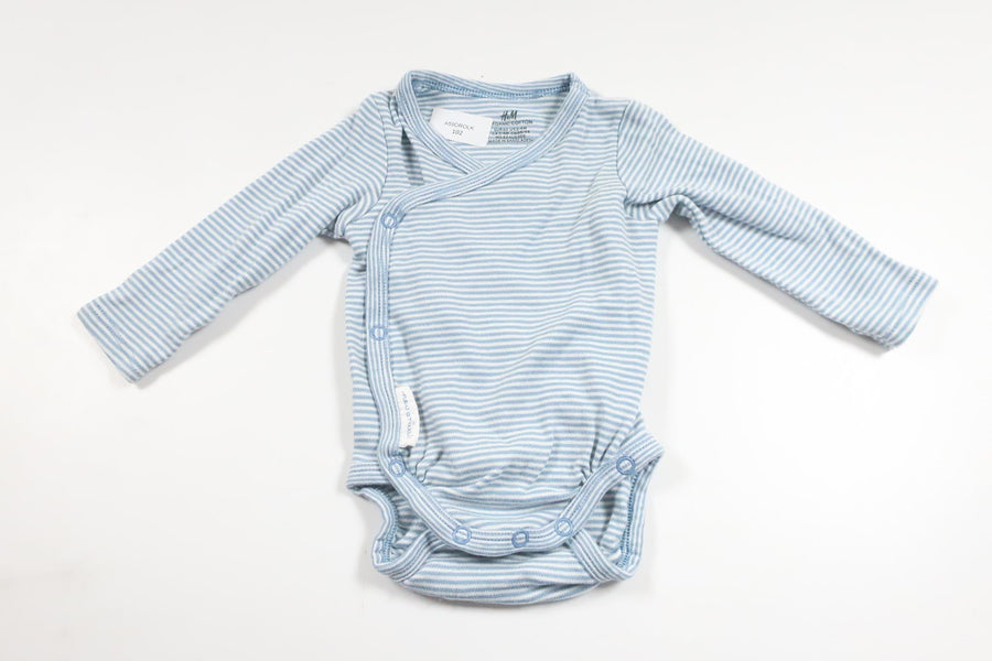 Gestreifter Wickelbody von H&MM - Größe 62 - Blau