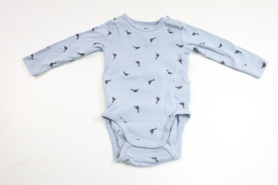 Ganzkörperanzug mit Dinosauriern von H&MM - Größe 62/68 - Blau