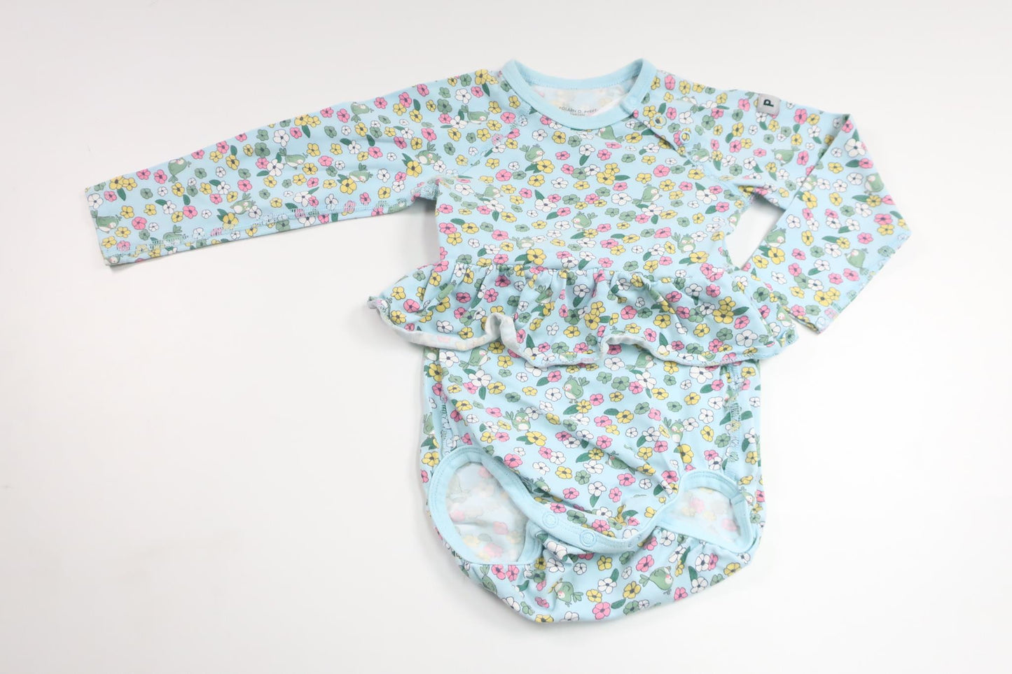 Geblümter Body mit Rüschen von Polarn o. Pyret – Größe 80 – Blau