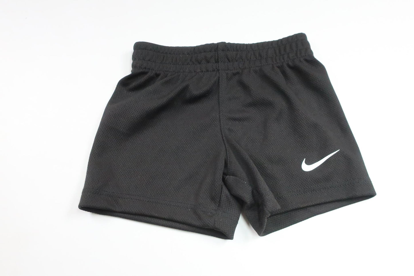 Trainingsshorts von Nike – Größe 68/74 – Schwarz