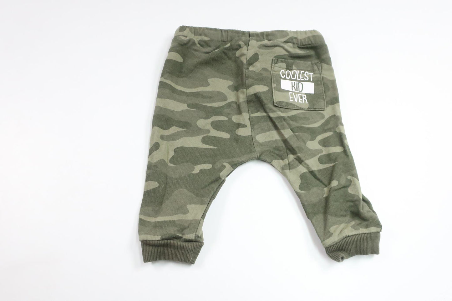 Military patterned trousers from Kappahl - Size 62 - Green