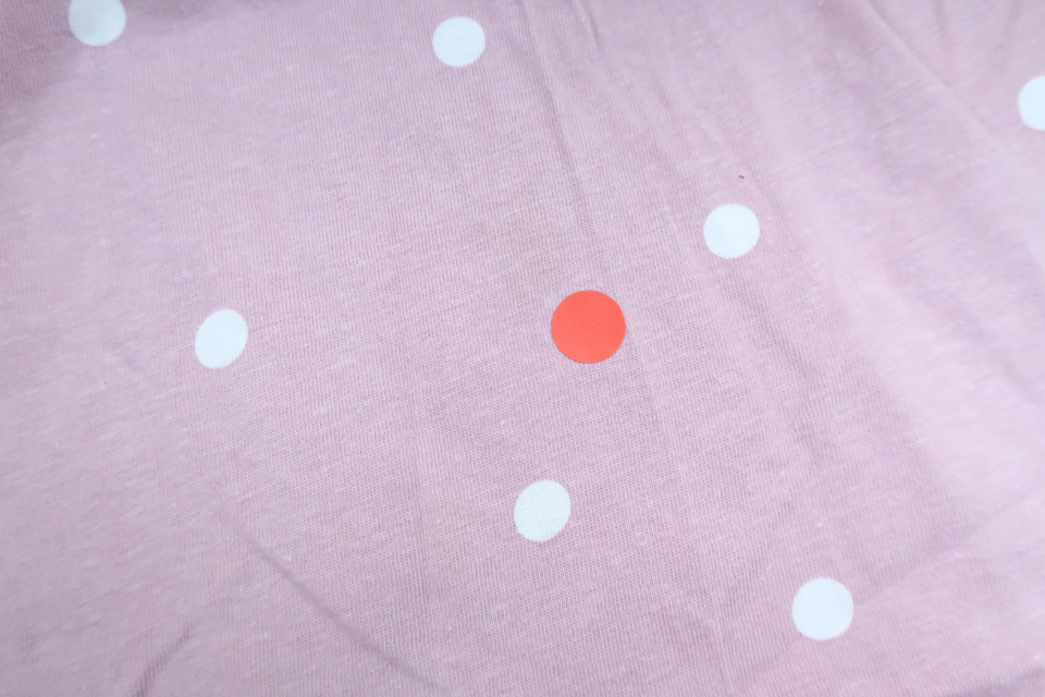 Gepunktetes Kleid von H&MM - Größe 122/128 - Lila