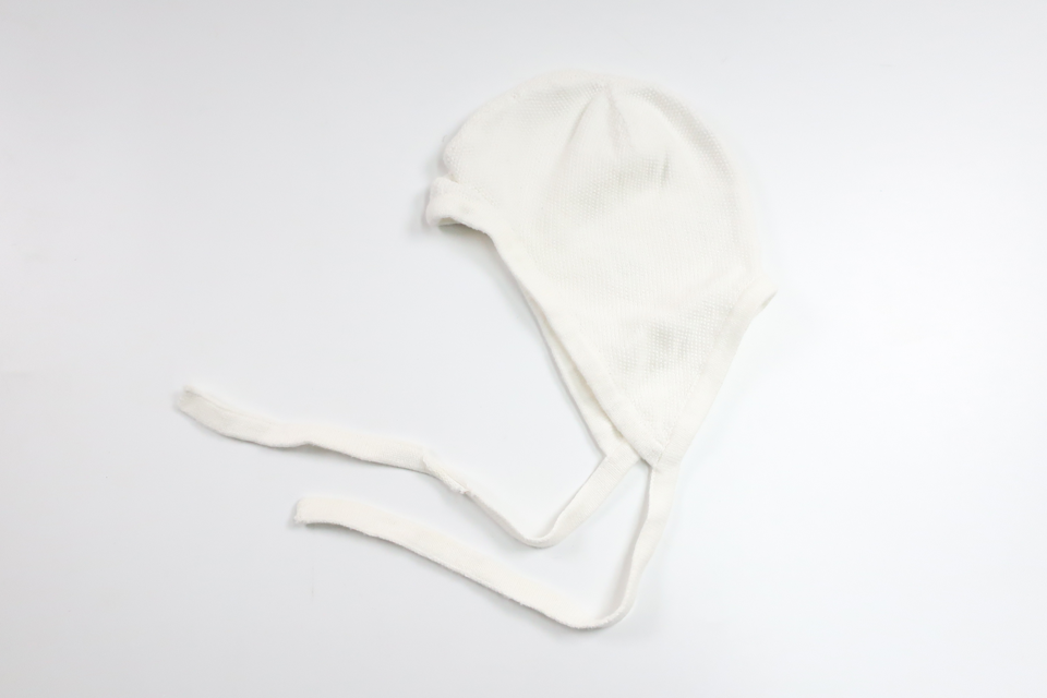 Helmet cap from Åhléns - Size 42/44 - White