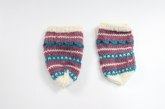 Gestrickte Neugeborenenfäustlinge von Hemstickat – Größe 50/56 – Mehrfarbig