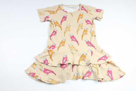 Kleid mit Wellensittichen von Mini Rodini – Größe 116/122 – Beige