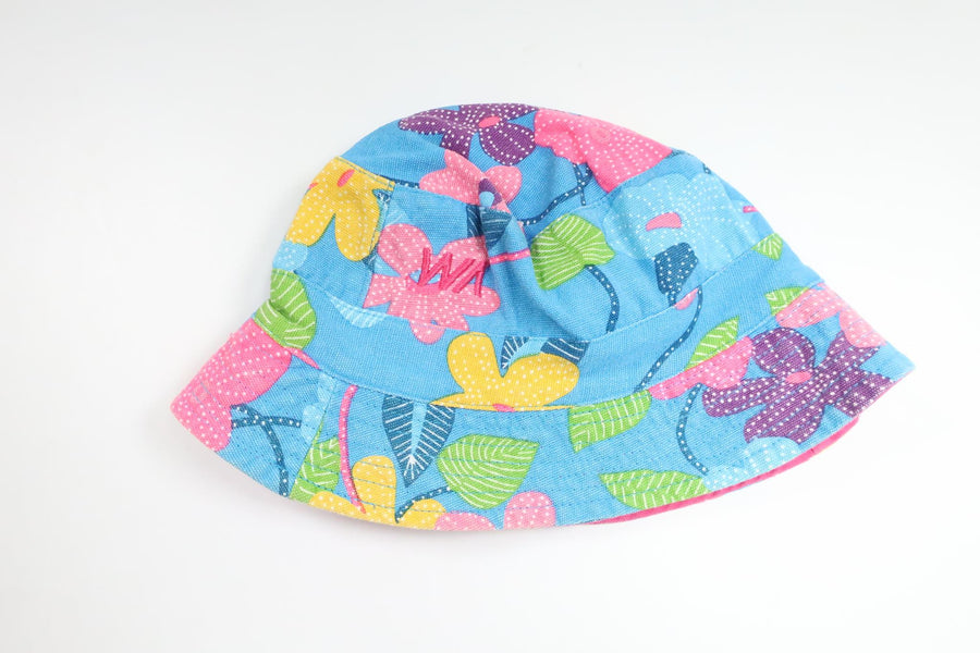 Sonnenhut mit Blumenmuster von Warp – Größe 68/74 – Mehrfarbig