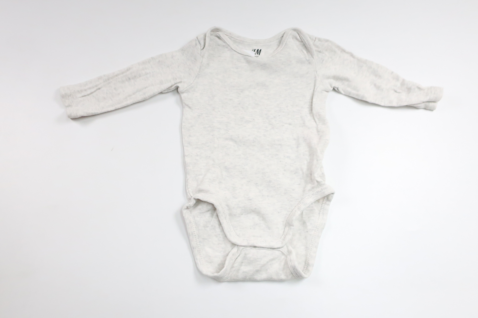 Body von H&MM - Größe 62 - Grau