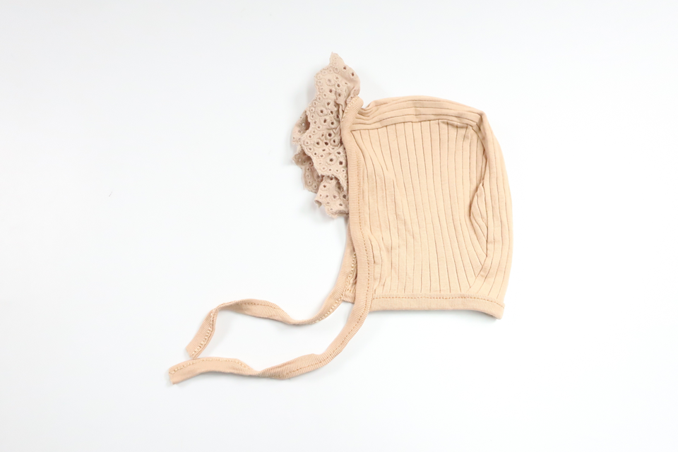 Helmkappe unbekannter Marke – Größe 62/68 – Beige