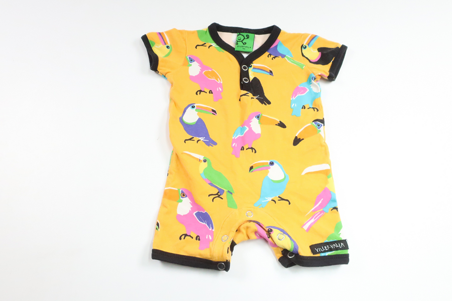 Jumpsuit mit Vogelmotiv von Villervalla – Größe 56 – Gelb