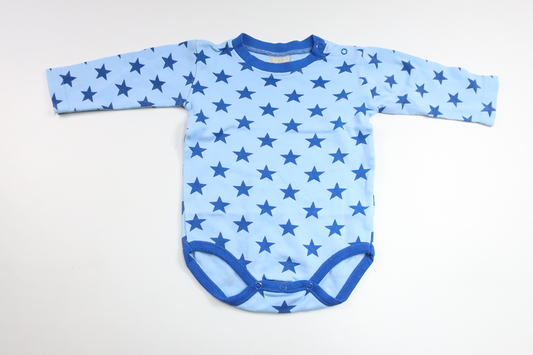 Body mit Sternenmuster von KAXS – Größe 74/80 – Blau