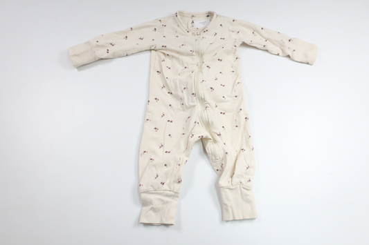 Geblümter Pyjama von Åhléns – Größe 62 – Cremeweiß