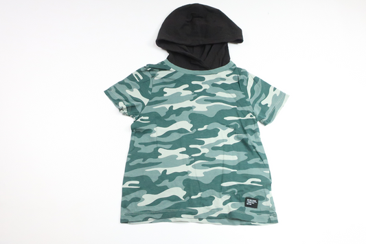 Kapuzen-T-Shirt von Kappahl – Größe 110/116 – Grün