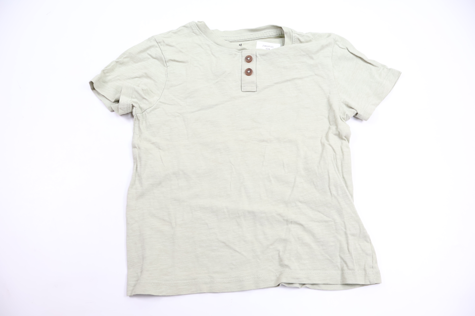 T-shirt from H&M - Size 110/116 - Green