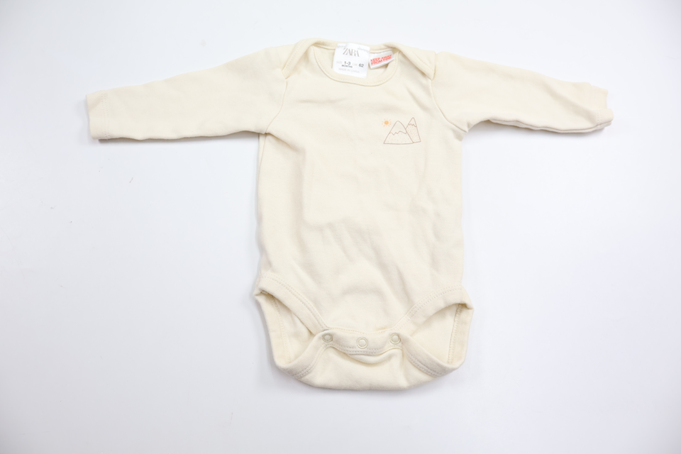 Body från Zara - Storlek 56/62 - Benvit