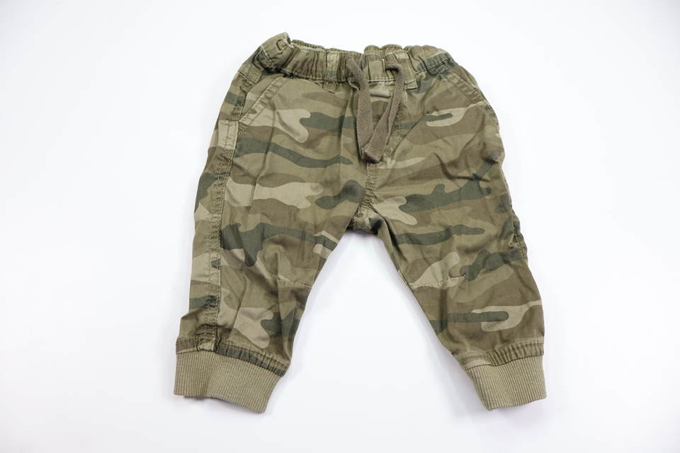 Camouflage trousers from Kappahl - Size 62/68 - Green