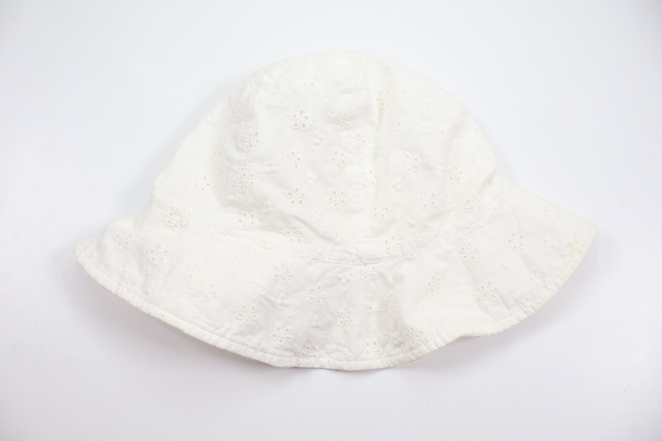Sun hat from Lindex - Size 52/54 - White