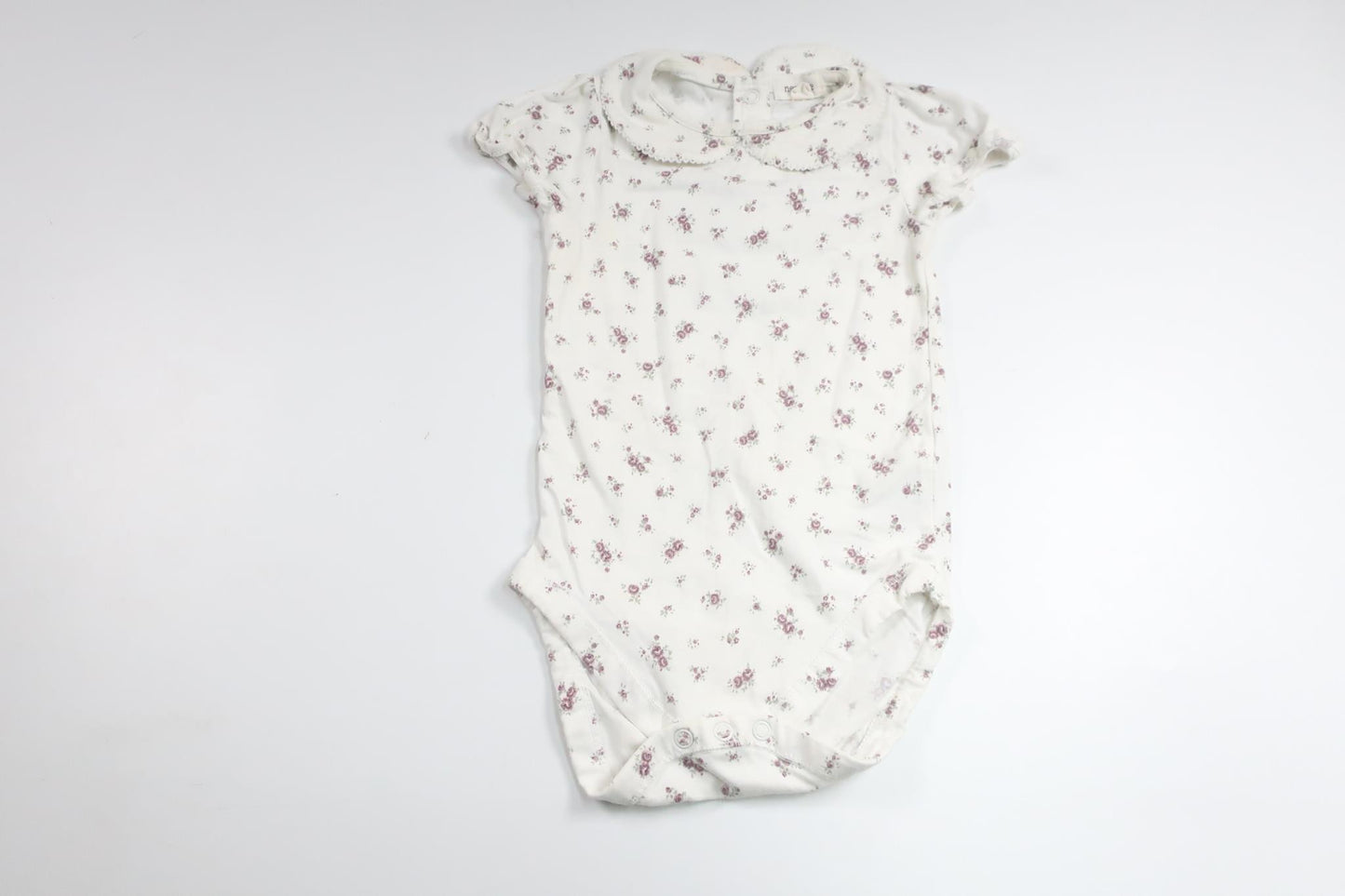 Body mit Kragen und Blumenmuster von Newbie – Größe 86 – Weiß