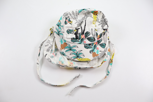 Cap with back protection from Lindex - Size 42/44 - White