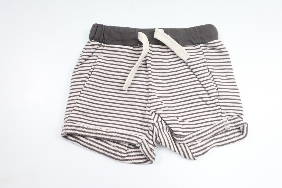 Gestreifte Shorts von Newbie – Größe 68 – Grau