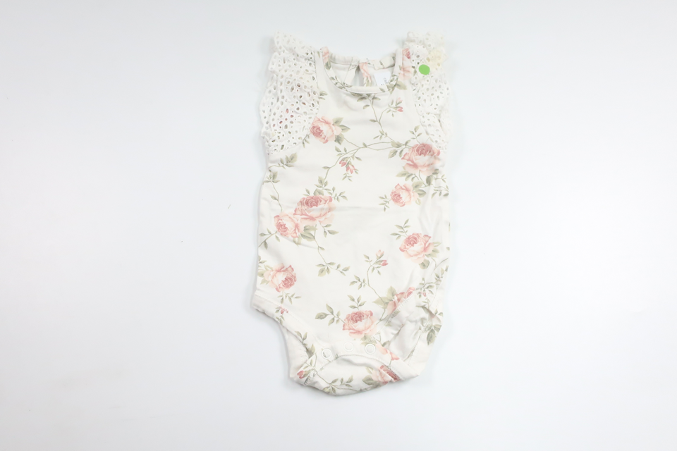 Leinenbody mit Blumenmuster von Newbie – Größe 62 – Weiß