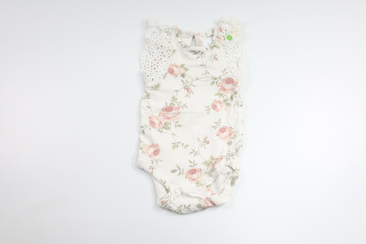 Leinenbody mit Blumenmuster von Newbie – Größe 62 – Weiß