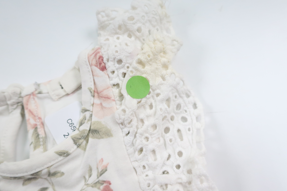 Leinenbody mit Blumenmuster von Newbie – Größe 62 – Weiß