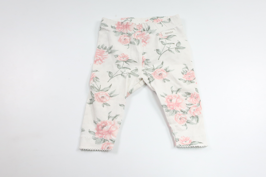 Geblümte Hose mit Rüschen von Newbie – Größe 62 – Weiß