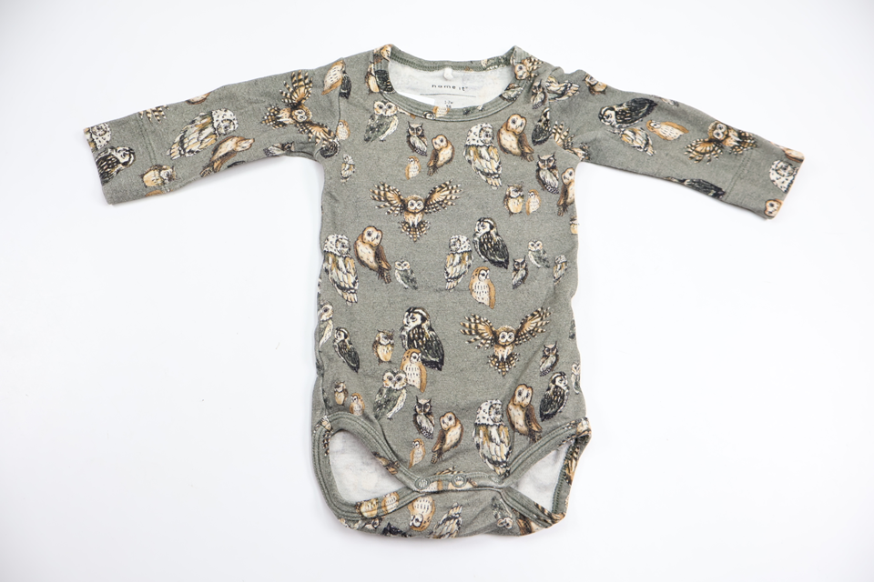 Body med ugglor från Name It - Storlek 56 - Grön