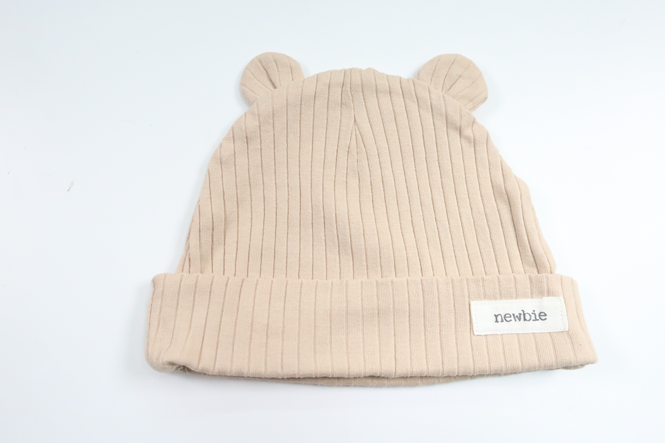 Gerippte Mütze mit Ohren von Newbie – Größe 40/42 – Beige