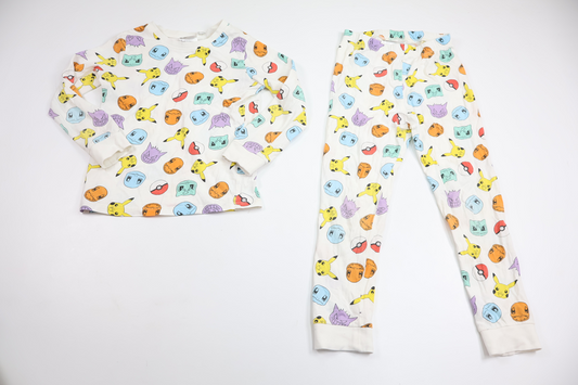 Tvådelad pyjamas med Pokémon från H&M - Storlek 110/116 - Vit
