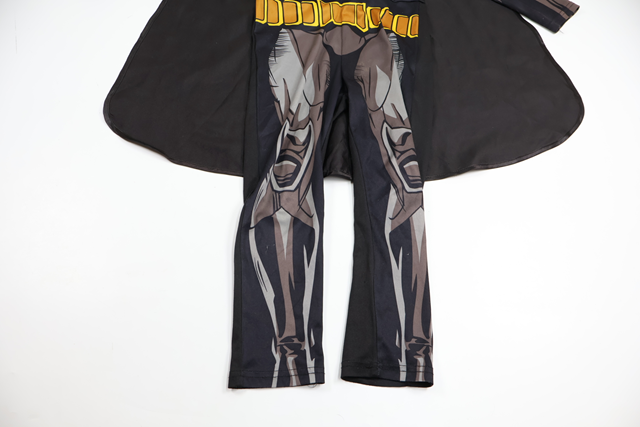 Jumpsuit "Batman" med mask och mantel från H&M - Storlek 110/116 - Svart